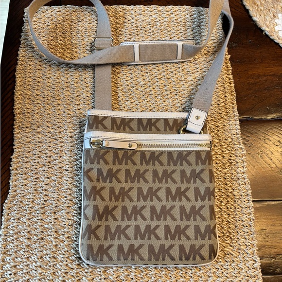 Michael Kors Brown Crossbody Bag - Picture 1 of 2